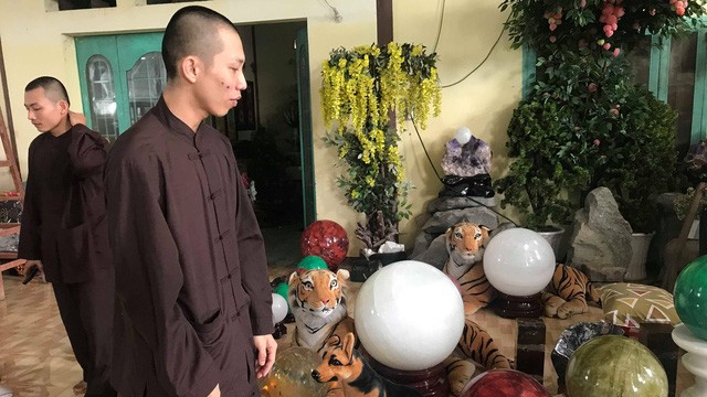 Dai nao Tinh that Bong Lai: Sau dap pha danh nguoi, bo me co gai 22 tuoi lai gay “shock“-Hinh-8