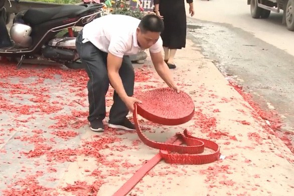 Dam cuoi dot phao do duong Ha Noi: Tam giu nguoi truc tiep dot-Hinh-3