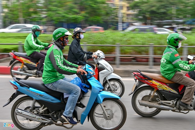 Ha Noi: Duong pho dong nghet sau 3 tuan cach ly xa hoi-Hinh-8