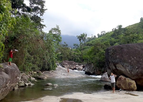 Tre nho ru nhau di tam va nhung vu duoi nuoc thuong tam-Hinh-8