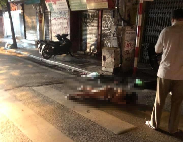 Ha Noi: Co gai tre bi xe tong nguy kich o pho Hang Bac