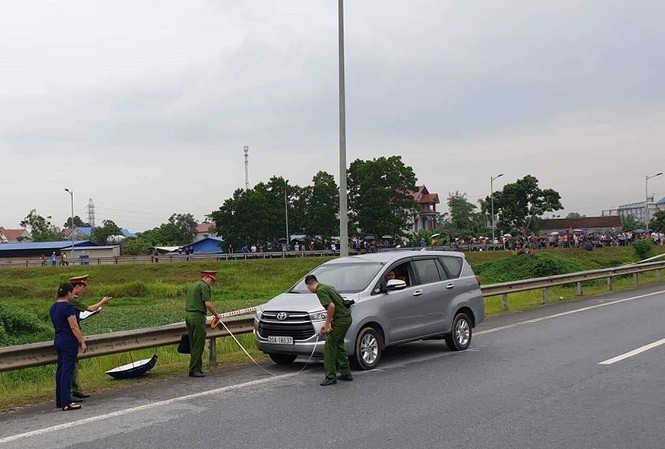 Hom nay, xu phuc tham vu xe Innova di lui tren cao toc Ha Noi - Thai Nguyen-Hinh-10