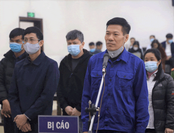Nguyen giam doc CDC Ha Noi Nguyen Nhat Cam bi tuyen phat 10 nam tu