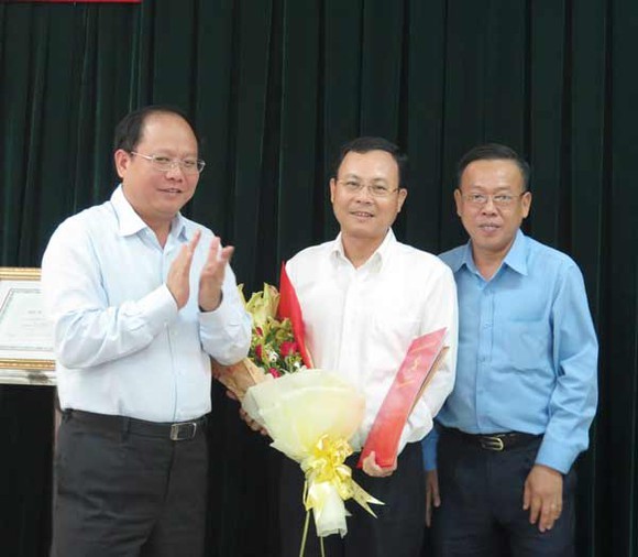 Chan dung ong Nguyen Van Hieu tan Bi thu Thanh uy Thu Duc-Hinh-5