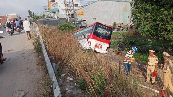 Tin nong ngay 4/2: Nguoi phu nu dung dao cuop hang xom de tra no-Hinh-7