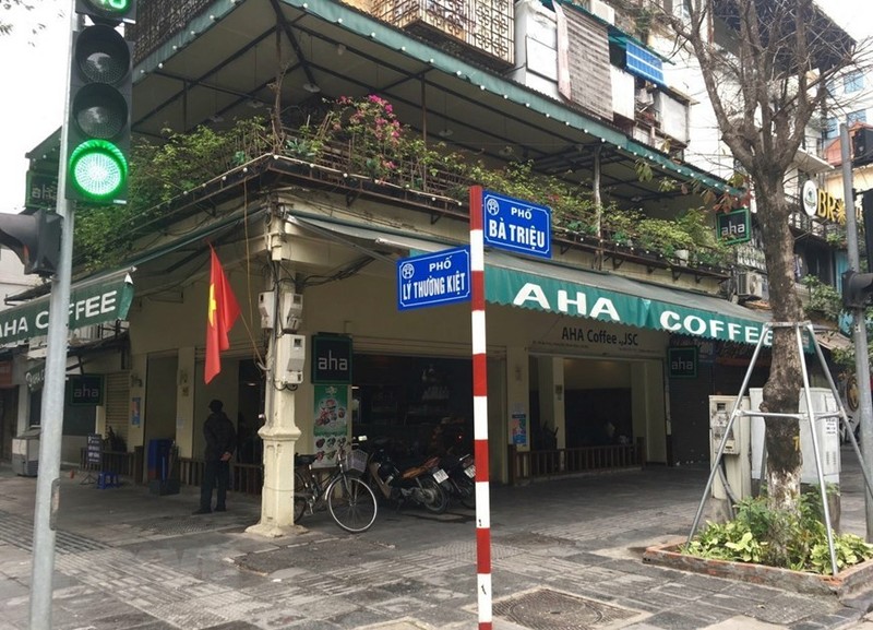 Ha Noi trong ngay dau dong cua quan an duong pho, tra da via he-Hinh-10