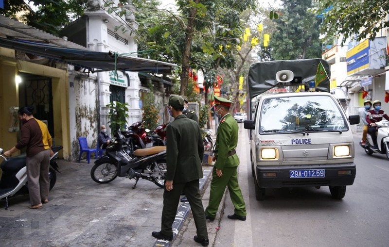 Ha Noi trong ngay dau dong cua quan an duong pho, tra da via he-Hinh-6