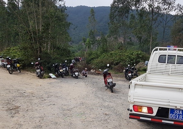 Tin nong ngay 17/2: Mau thuan khi di chuc Tet, chong giet vo-Hinh-3