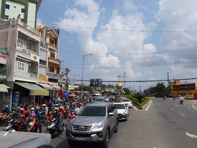 Nhieu tuyen duong ca nuoc un tac nghiem trong trong ngay 30/4-Hinh-3