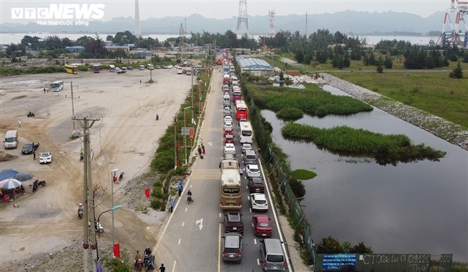 Nhieu tuyen duong ca nuoc un tac nghiem trong trong ngay 30/4-Hinh-6