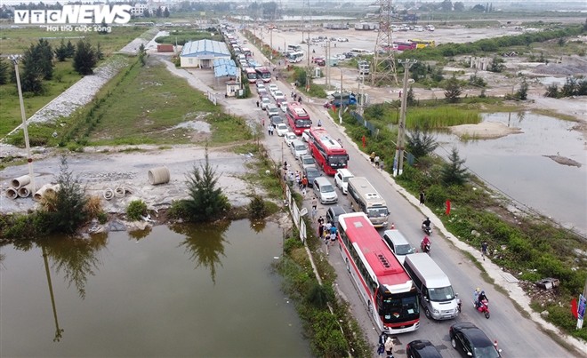 Nhieu tuyen duong ca nuoc un tac nghiem trong trong ngay 30/4-Hinh-7