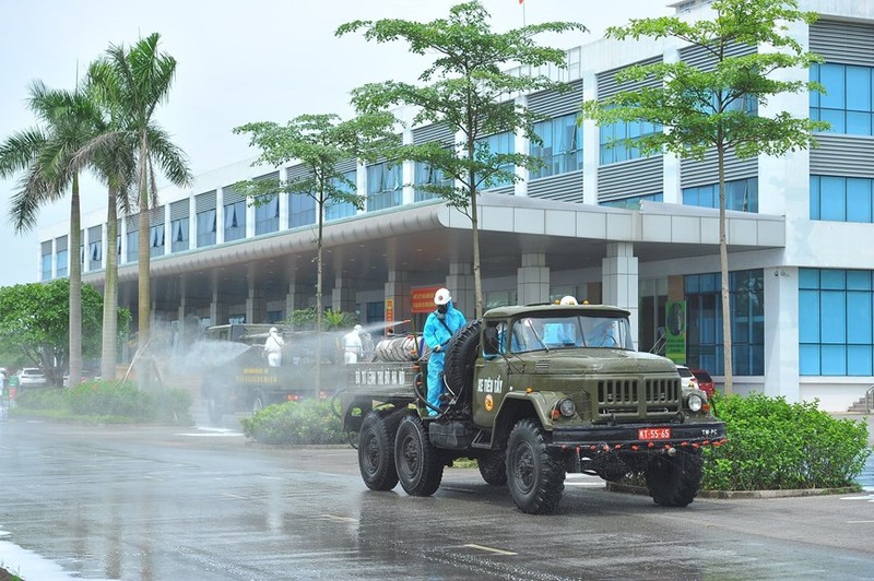 Phun khu khuan vien Benh Nhiet doi Trung uong co so Dong Anh-Hinh-9