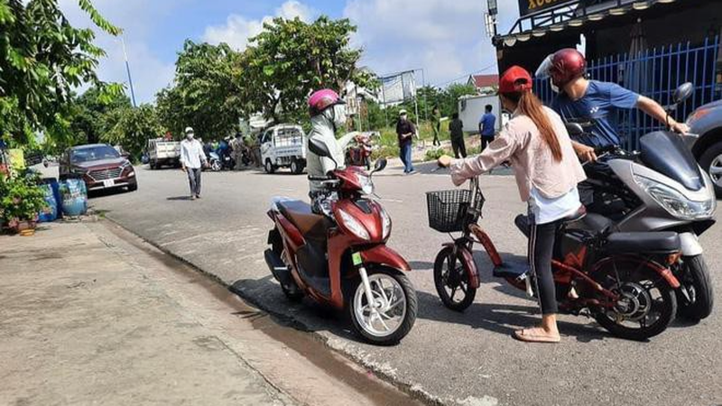 Tin nong 4/6: Tu vong sau nhieu gio nam ngu tren hien nha hang xom-Hinh-3