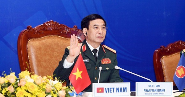 Bo truong Pham Van Giang duoc thang quan ham Dai tuong-Hinh-7