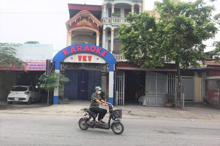 Tin nong 22/7: Khong rut duoc tien, thanh nien dap pha 2 may ATM-Hinh-4