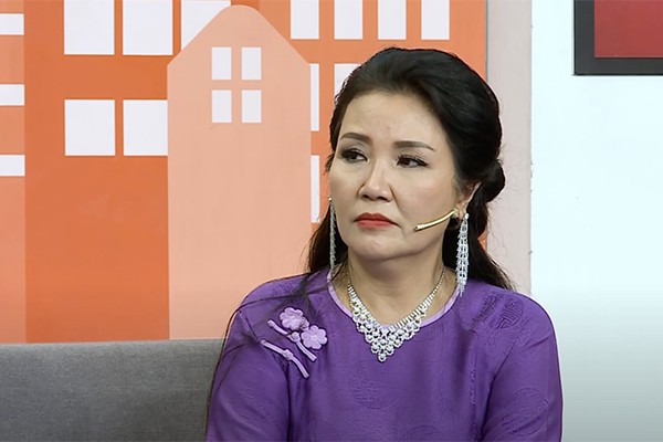 Ngan Quynh tung bi phat deo bang, dung nga ba duong vi an vung