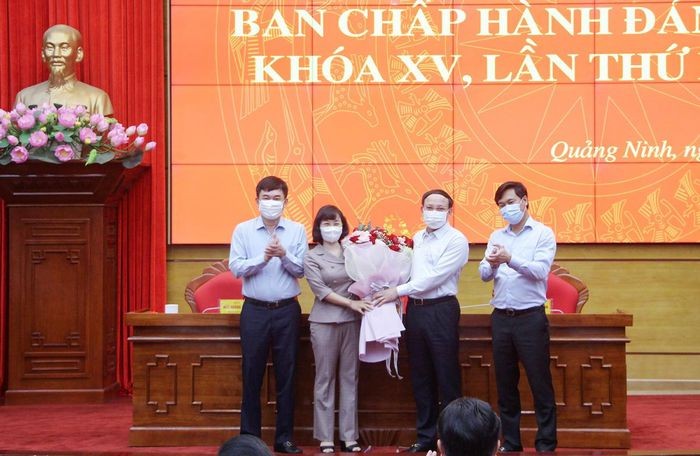 Ba Trinh Thi Minh Thanh lam Pho Bi thu Tinh uy Quang Ninh