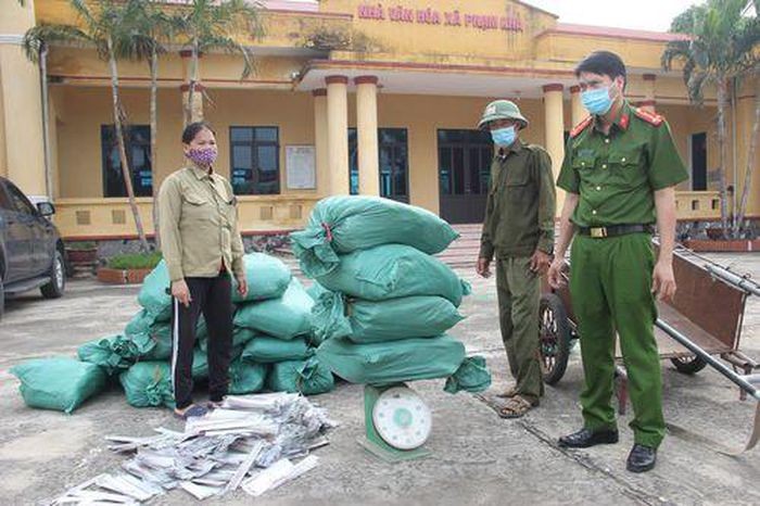 Tin nong 24/8: 5 Cong an bi nem da trong thuong-Hinh-6