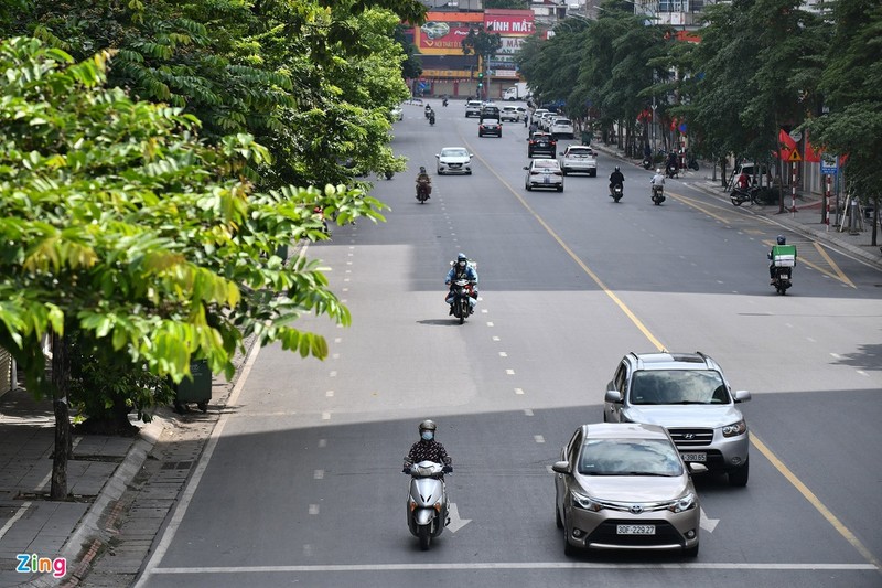 Duong pho Ha Noi dong duc phuong tien sang 30/8-Hinh-6