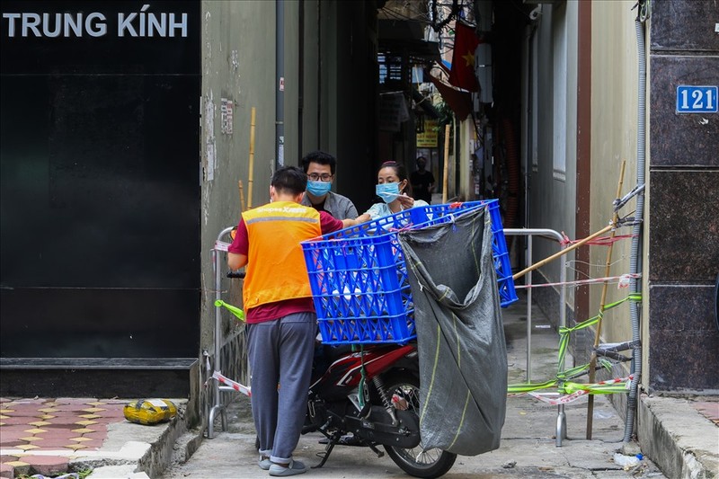 Duong Ha Noi dong duc tro lai trong cac khu vuc “vung xanh“-Hinh-14