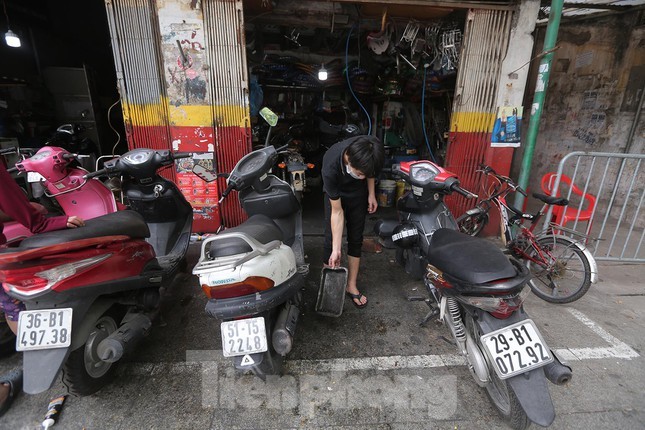 Cua hang sua chua xe may o Ha Noi tap nap khach sau 'giac ngu' dai-Hinh-6