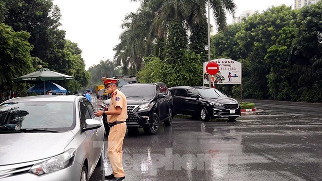 Giao thong cua ngo Thu do ra sao sau gan mot tuan noi gian cach xa hoi?-Hinh-5