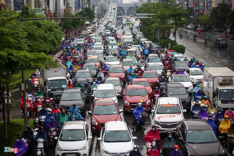 Tai sao cu mua la duong pho Ha Noi un tac keo dai?