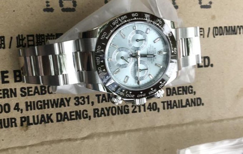 Hoa hau trom dong ho Rolex 2 ty cua 