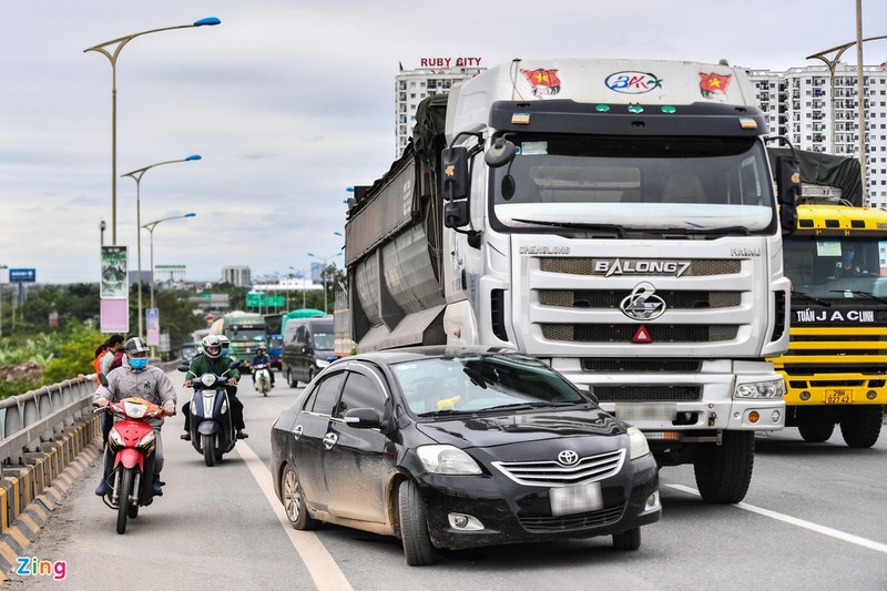 Hien truong vu tai nan khien tuyen Ha Noi - Bac Giang un tac 8 km