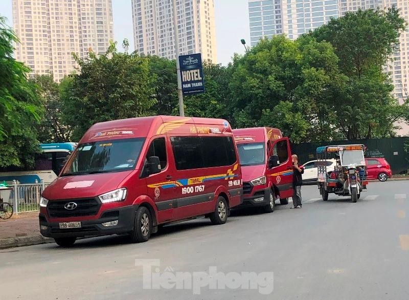 Xe hop dong vo tu hoat dong 'chui' tren nhieu dia ban Ha Noi-Hinh-3