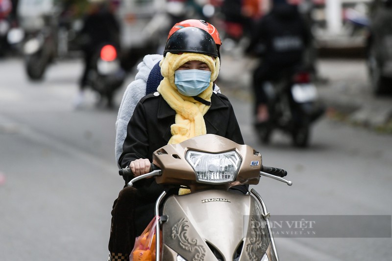 Nguoi Ha Noi mac gi ra duong de chong lai cai lanh buoi sang?-Hinh-9