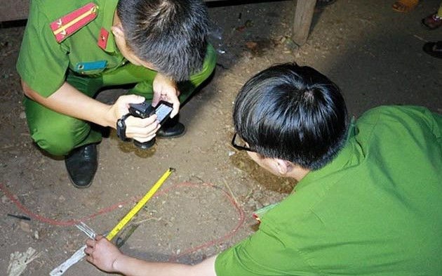 Nguyen nhan vu cong an vien sat hai vo o Hoa Binh