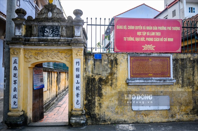 Ben trong ngoi nha gan 100 tuoi noi Bac Ho tung “dung chan”