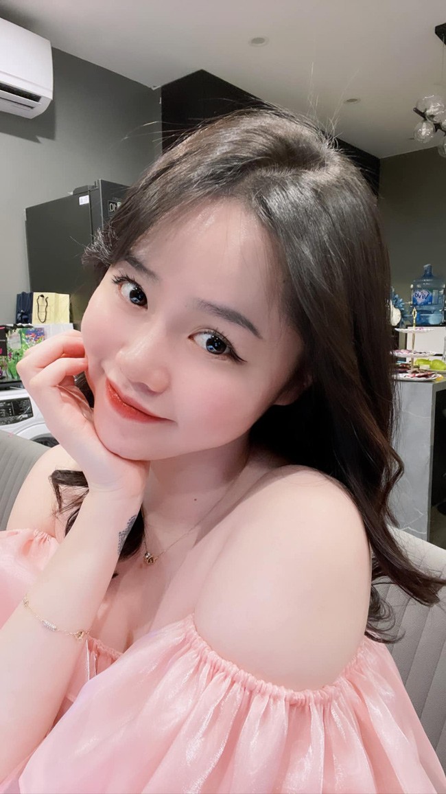 Hai hot girl xinh dep Quang Hai chinh thuc cong khai yeu gio ra sao?-Hinh-15