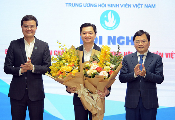 Ong Nguyen Minh Triet lam Chu tich Trung uong Hoi Sinh vien Viet Nam