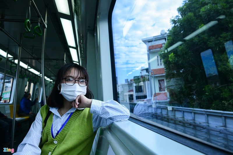 Khac biet cua tau dien, xe buyt tren cung duong noi quan Ha Dong-Hinh-8