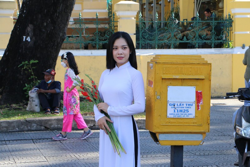 Pho xa TPHCM yen binh trong buoi sang dau nam moi 2022-Hinh-10