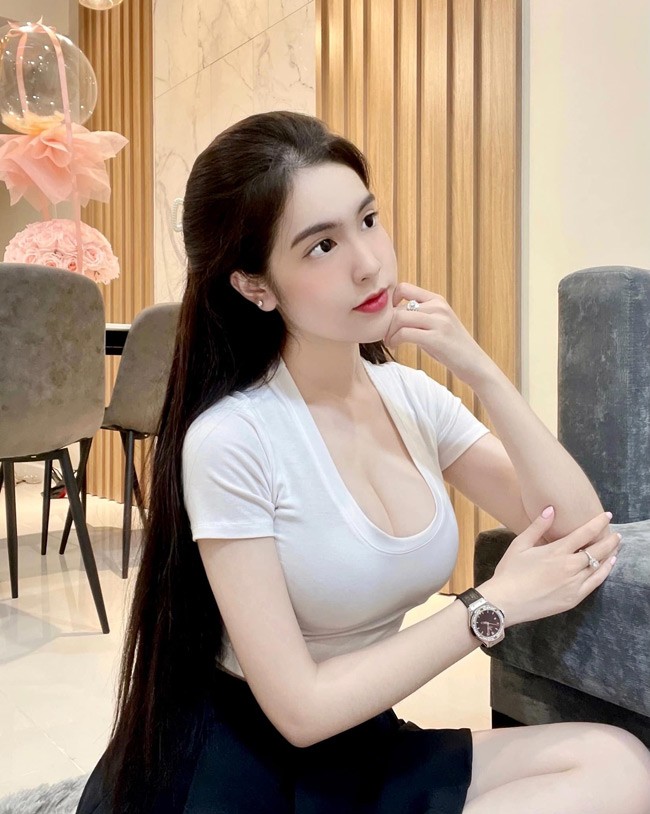 2 co gai noi ran ran nho so huu duong cong dep nhu tranh ve-Hinh-5