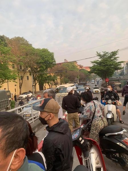 Ha Noi: Dieu tra vu tai nan khien nguoi phu nu tu vong-Hinh-4