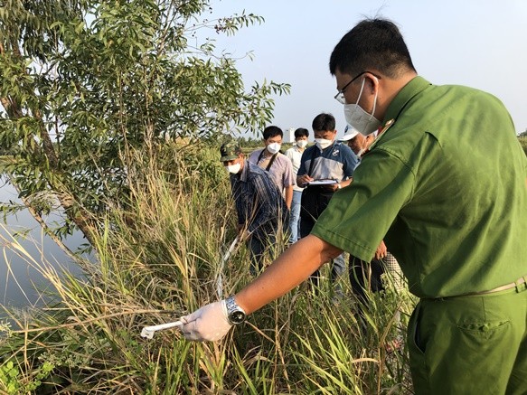 Thi the duoi vuong tom va hanh trinh vach mat anh  trai mau lanh-Hinh-3