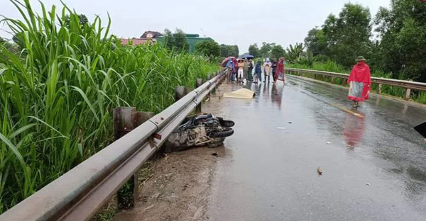 Tin nong 1/5: Mau thuan chuyen nghi le, chong cam dao dam chet vo-Hinh-6