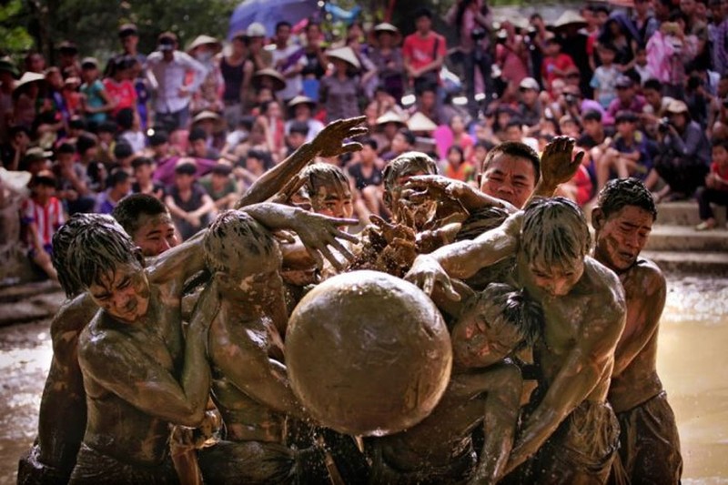 Vi sao hang chuc thanh nien coi tran, dong kho tranh nhau qua cau o Bac Giang-Hinh-8