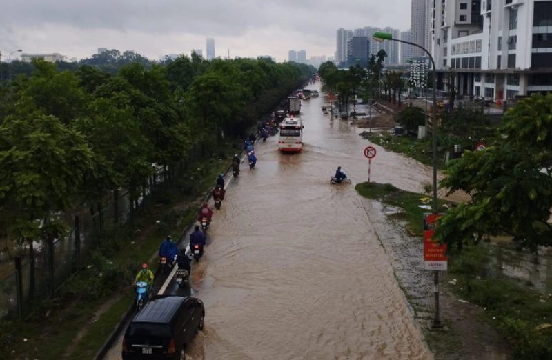 Ha Noi mua lon khien Dai lo Thang Long ngap sau gan 1 met-Hinh-2