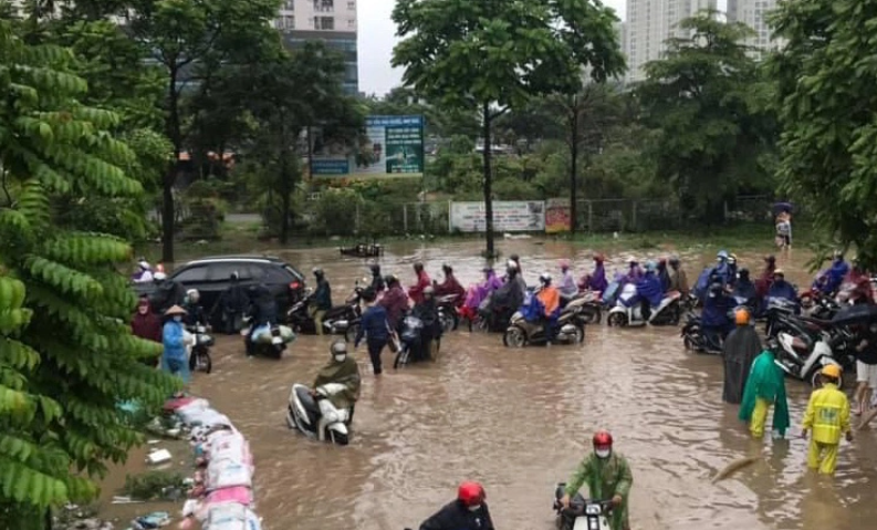 Ha Noi mua lon khien Dai lo Thang Long ngap sau gan 1 met-Hinh-3