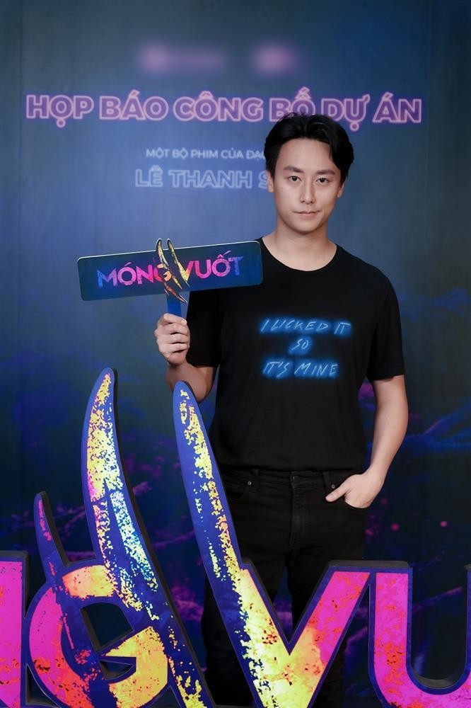 Rocker Nguyen: 'Moi ngay be noi bun bo 30 lit, thai 5 kg thit de ban'
