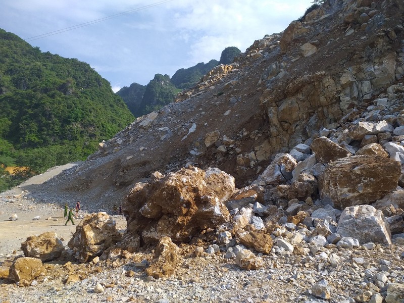 Sap mo da Pac Luoc khien 2 nguoi tu vong o Ha Giang