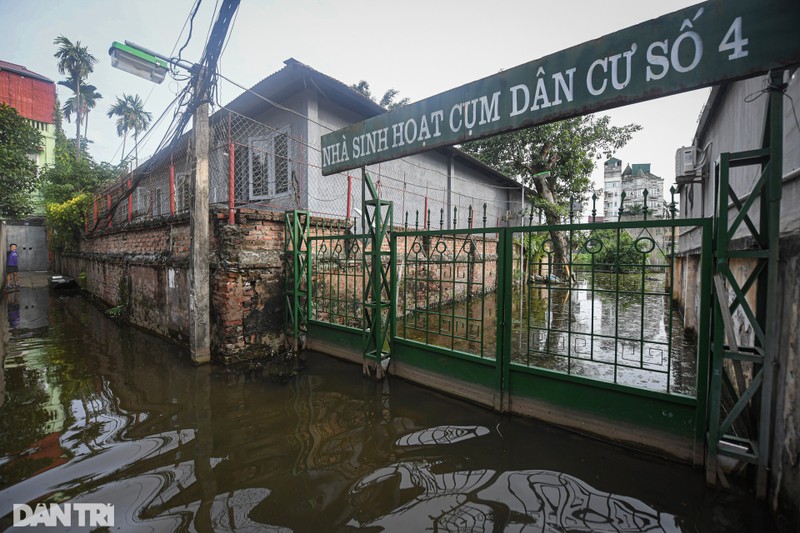 Cu mua la ngap, nguoi dan dung cau khi ngay giua Thu do-Hinh-10