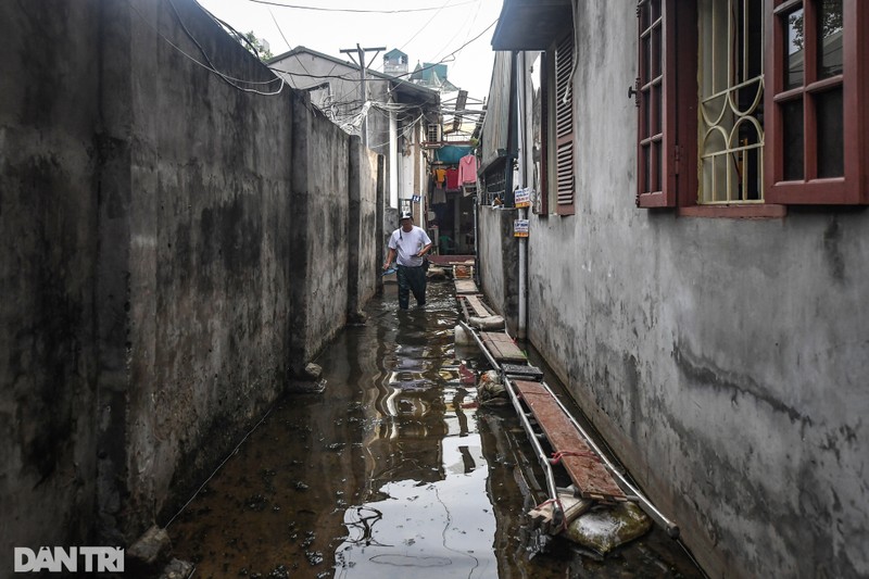 Cu mua la ngap, nguoi dan dung cau khi ngay giua Thu do-Hinh-9