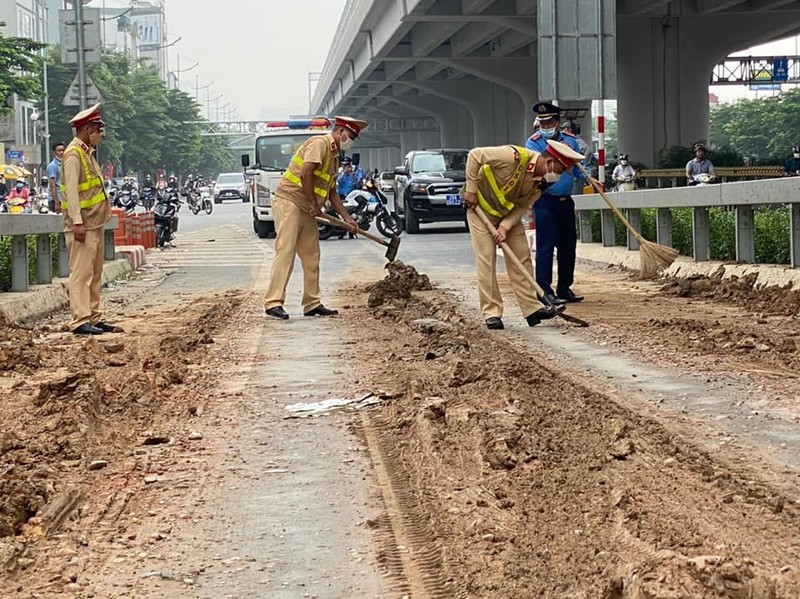 Ha Noi: Truy tim tai xe de dat da roi vai o duong vanh dai 3-Hinh-5