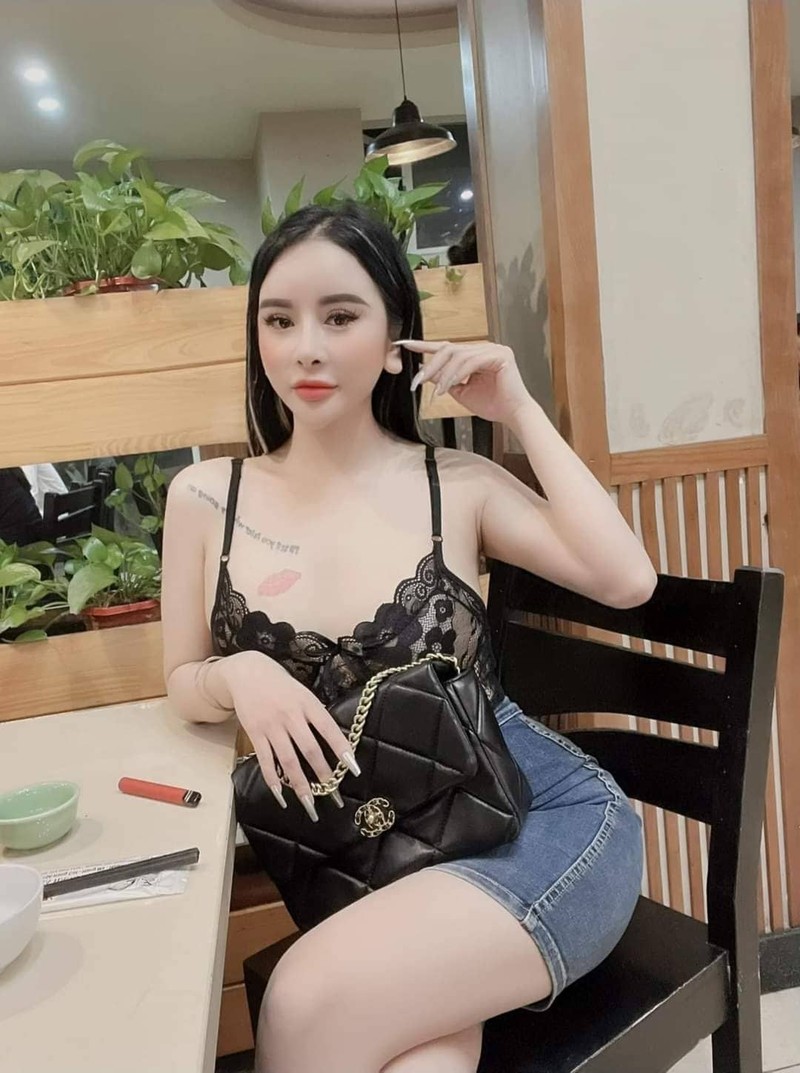 Chan dung “hot girl” vua bi bat vi mua ban ma tuy o Ha Noi-Hinh-3